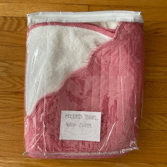 Brand new Baby hooded towel and wash cloth set. Never used. - Picture 2 of 2